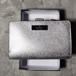 *NWT* Kate Spade Wallet Silver Metallic Saffiano Kensie